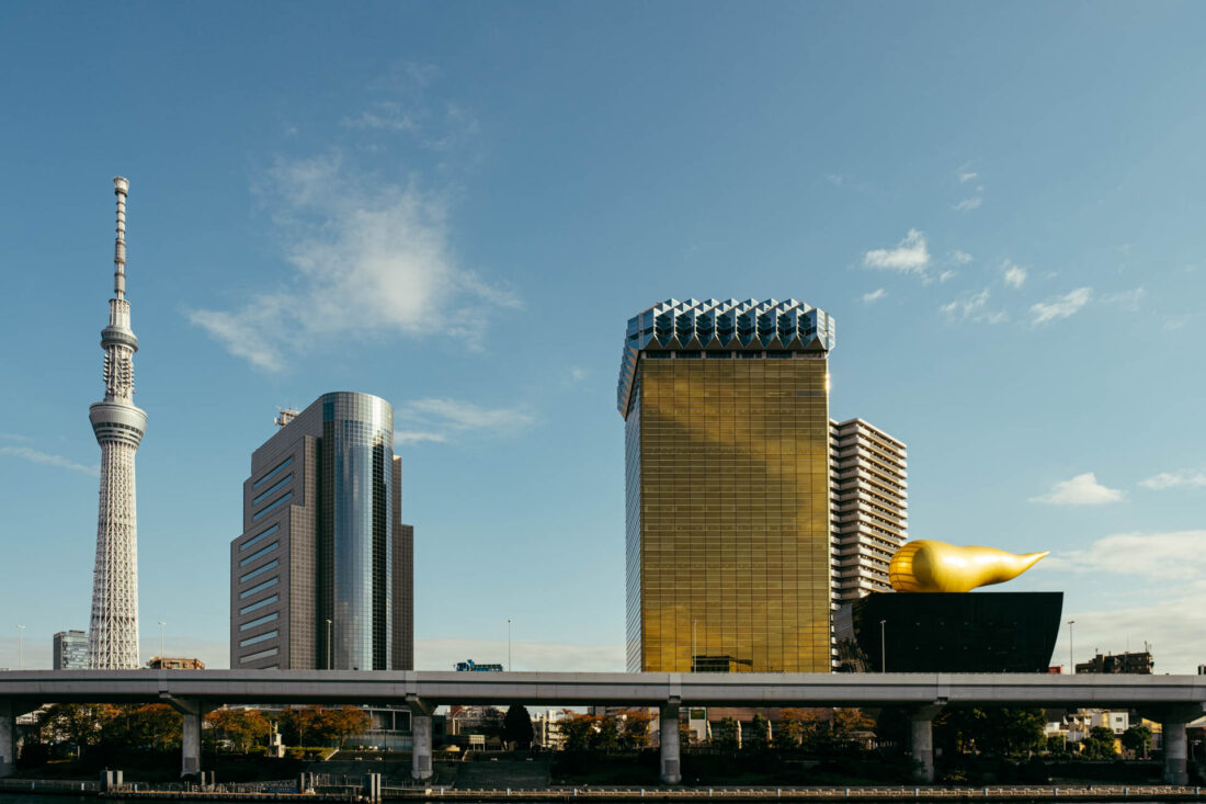 silver and gold by robert mangelmann | 20231121toyko_073