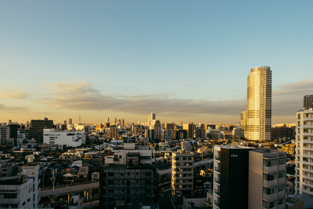 sunset over oshiage by robert mangelmann | 20231121toyko_080