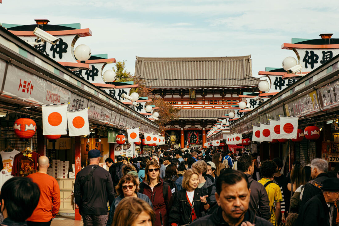 touristy nakamise dori by robert mangelmann | 20231123tokyo_025