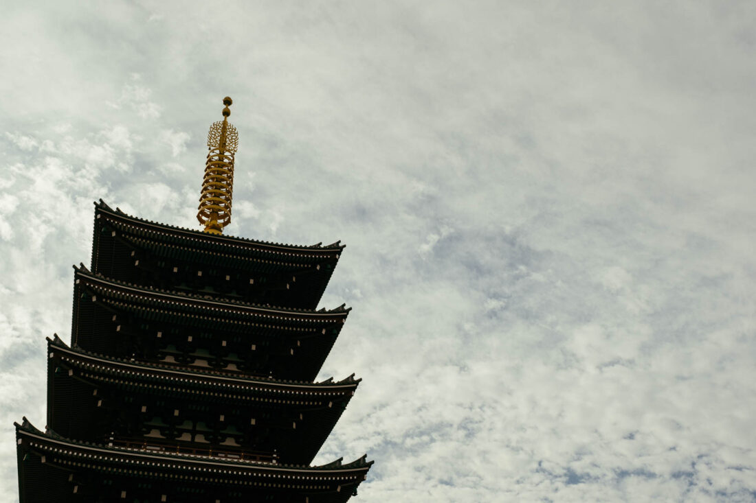 shrine and sky by robert mangelmann | 20231123tokyo_043