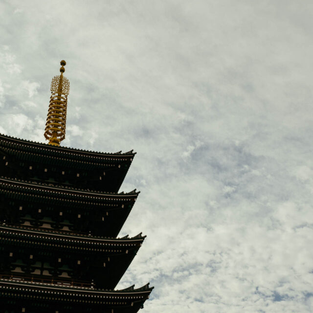 shrine and sky by robert mangelmann | 20231123tokyo_043