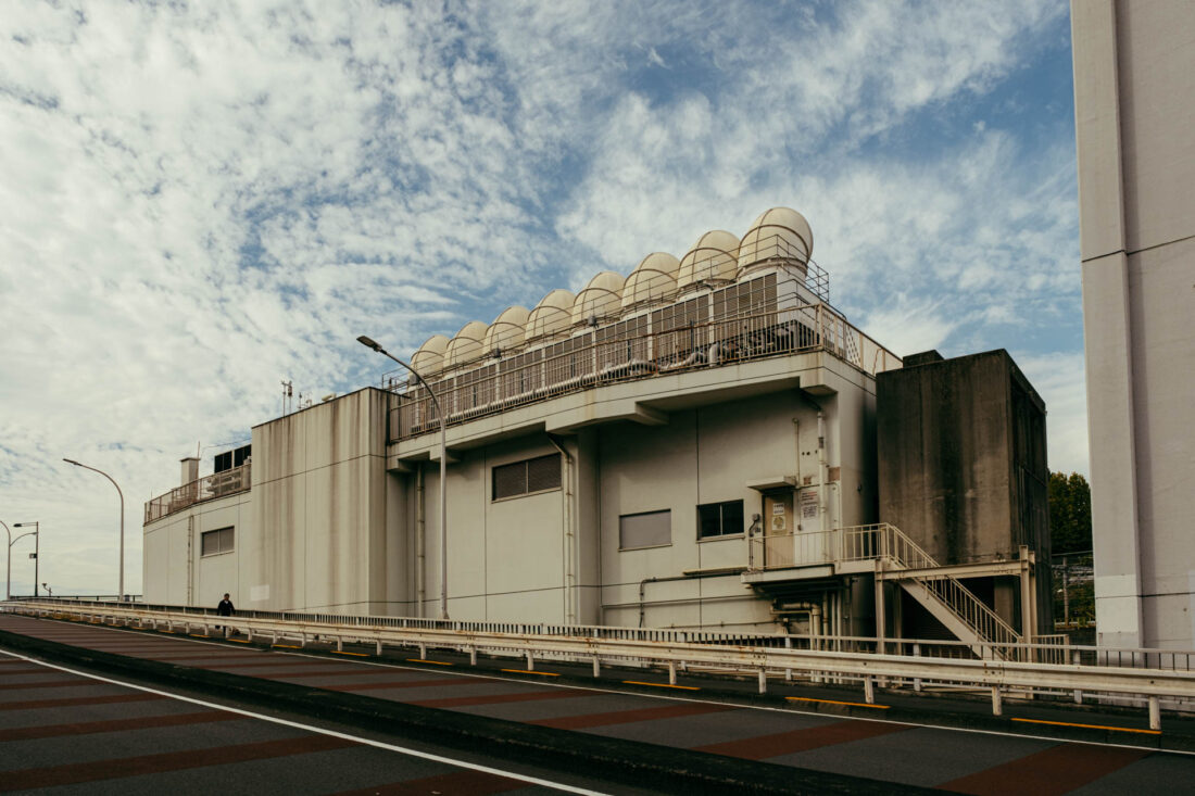 jr building at ryotaishi bridge by robert mangelmann | 20231123tokyo_061