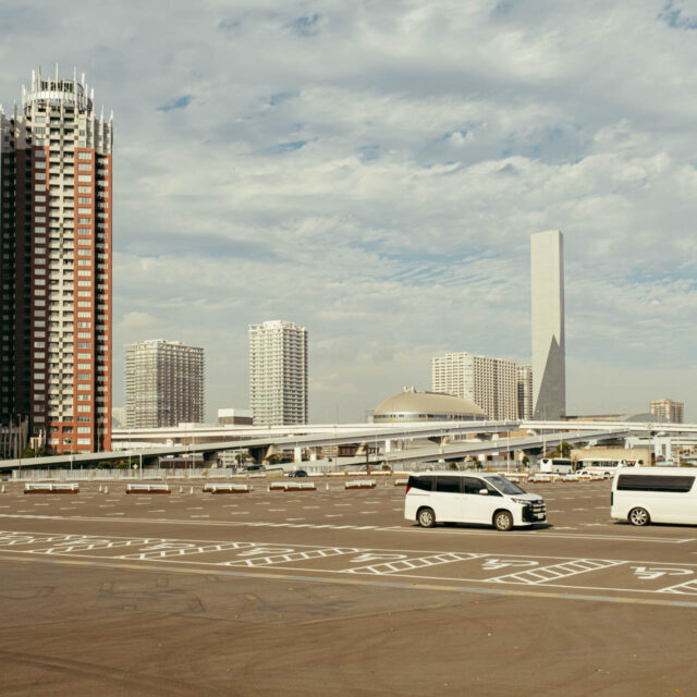 gigantomaniac parking by robert mangelmann | 20231123tokyo_085