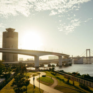 tokyo rainbow bridge sunset portrait by robert mangelmann | 20231123tokyo_216