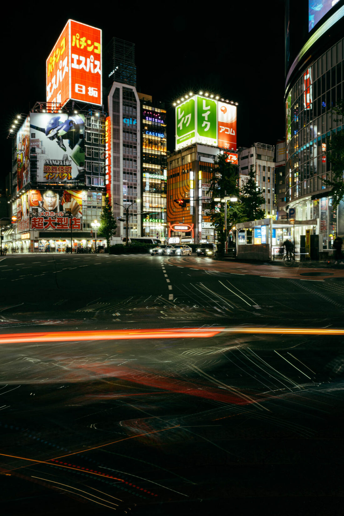 light trail crossing by robert mangelmann | 20231124tokyo_0336