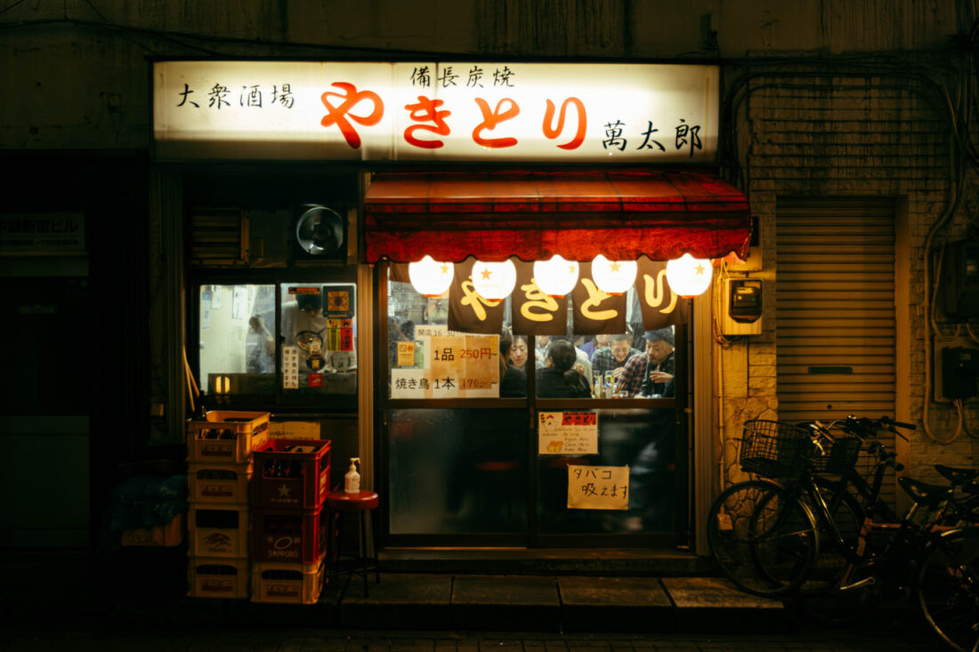 dinner glimpse by robert mangelmann | 20231124tokyo_0725