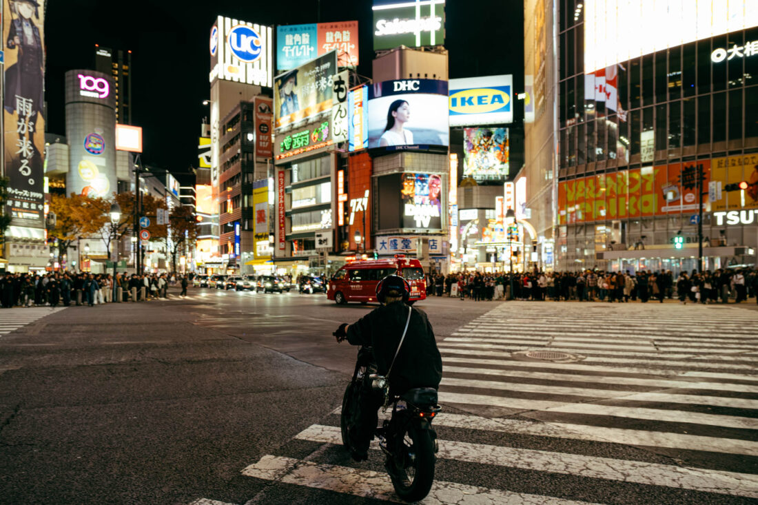 biking shibuya crossing by robert mangelmann | 20231124tokyo_1118