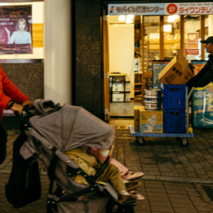 encounter with carts by robert mangelmann | 20231127tokyo_269