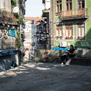 breakfast reading break by robert mangelmann | 20241107porto_010