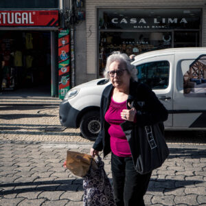 old lady shopping by robert mangelmann | 20241107porto_046