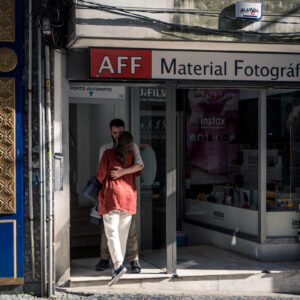 kissing material by robert mangelmann | 20241107porto_107