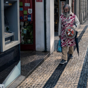 funny hat man by robert mangelmann | 20241108porto_069