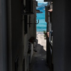 streets of baska iii by robert mangelmann | 20250628kroatien_294