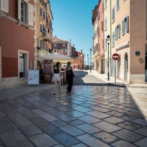 streets of rovinj iii by robert mangelmann | 20250629kroatien_096